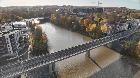 Aurajoen uusi ratasilta avataan liikenteelle – A-Insinöörit suunnitteli kolmen erilaisen sillan kokonaisuuden